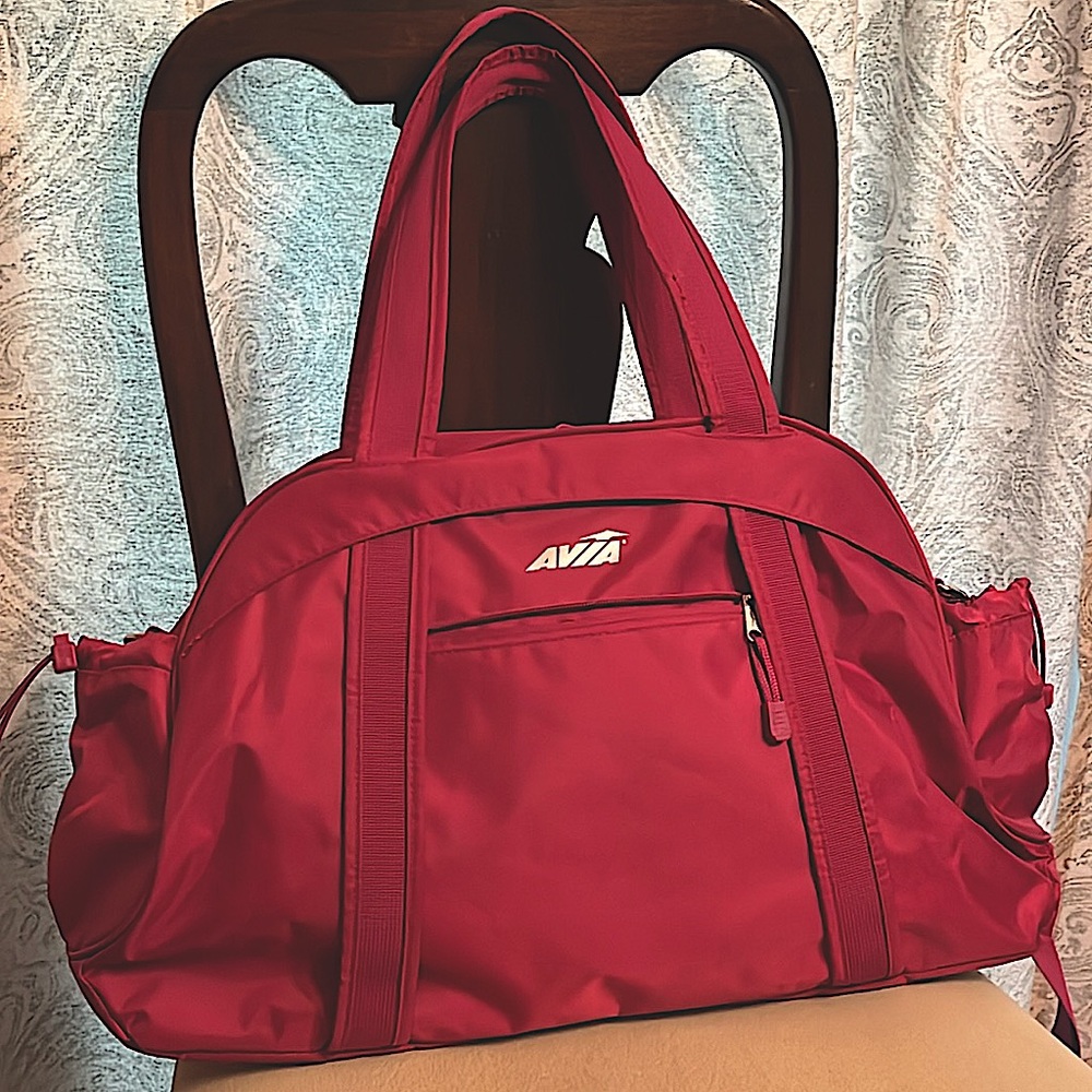 Avia magenta gym or travel bag